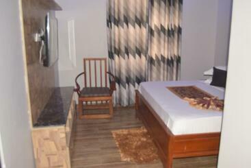تختخواب و صبحانه Zimbo Golden Vip Lodge