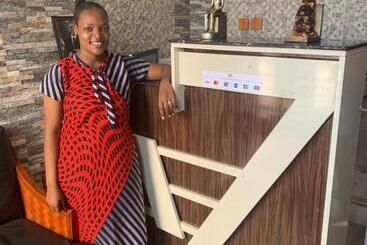 تختخواب و صبحانه Zimbo Golden Vip Lodge