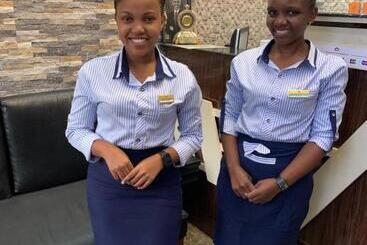 تختخواب و صبحانه Zimbo Golden Vip Lodge