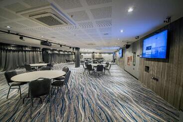هتل Hilton Garden Inn Santiago Del Estero