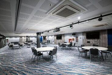 هتل Hilton Garden Inn Santiago Del Estero