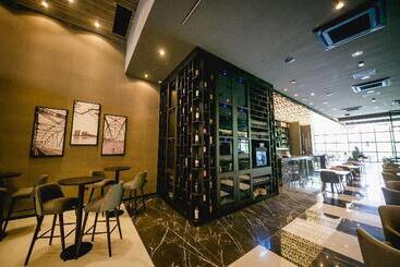 هتل Hilton Garden Inn Santiago Del Estero