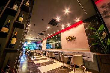 هتل Hilton Garden Inn Santiago Del Estero