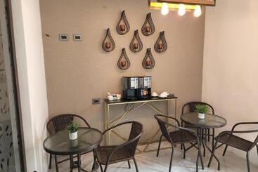 هتل L'Aurora Inn