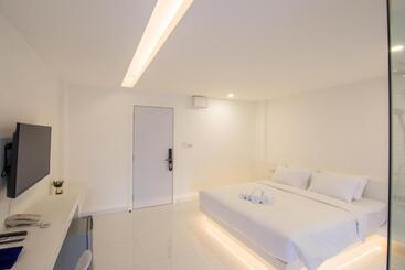 Thewhitehotel By Charoensri   Sha Extra Plus