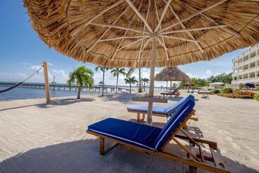 Hol Chan Reef Resort & Villas