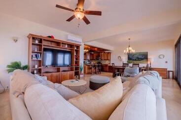 Hol Chan Reef Resort & Villas