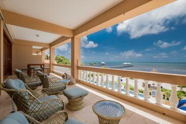 Hol Chan Reef Resort & Villas