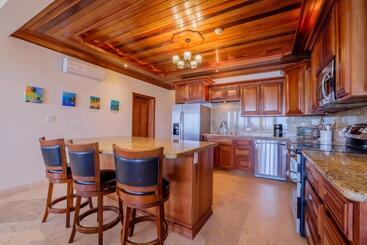 Hol Chan Reef Resort & Villas