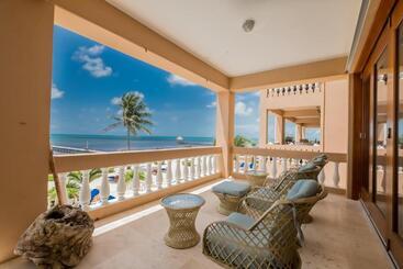 Hol Chan Reef Resort & Villas