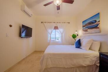 Hol Chan Reef Resort & Villas