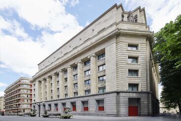 هتل Radisson Collection Bilbao