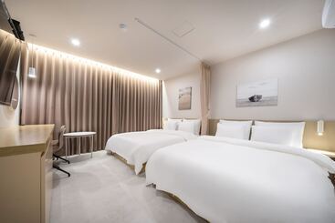 Nomad Aank Hotel Gumi