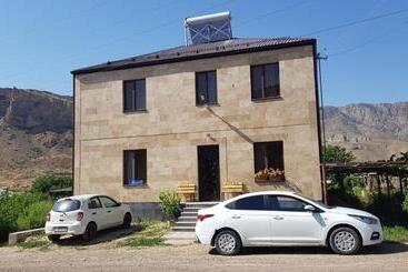 پانسیون Siran Guest House