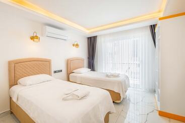 Yosun Apart
