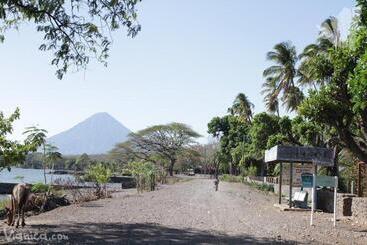 پانسیون Hostal La Cascada