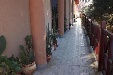 پانسیون Kenézy Lux Apartman Vendégház