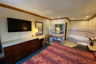 مُتل New Century Inn