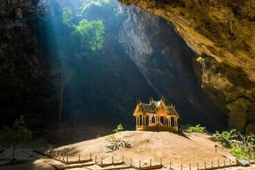 هتل Hansar Pranburi