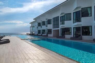Отель Rattana Pura Beach Resort
