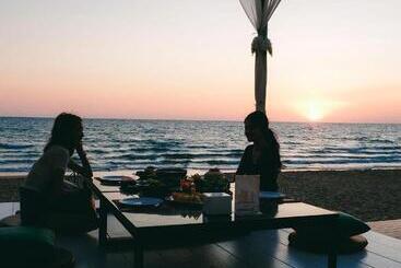 Отель Rattana Pura Beach Resort