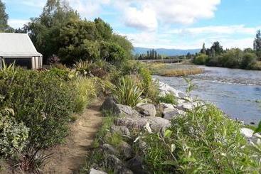 مبيت وإفطار Absolute Riverside