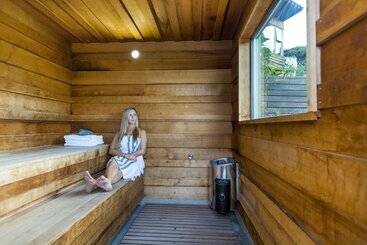 Hapuku Lodge & Tree Houses