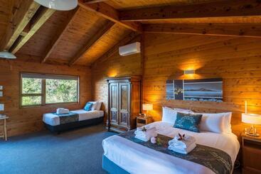 هتل Kimi Ora Eco Resort
