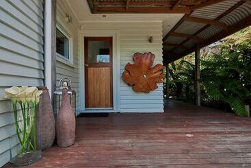 هتل Lemon Tree Lodge
