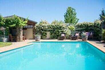 هتل Lime Tree Lodge