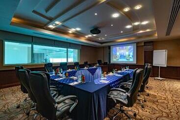 هتل Mercure Corniche Al Khobar