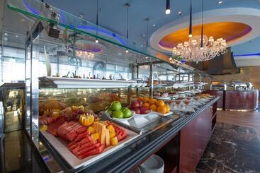 هتل Mercure Corniche Al Khobar