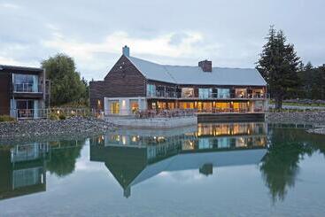 هتل Peppers Bluewater Resort