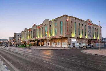 هتل Ramada By Wyndham Dammam Khaleej Road
