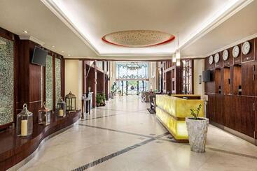 هتل Ramada By Wyndham Dammam Khaleej Road