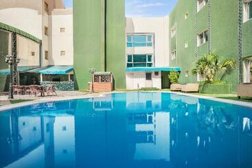 هتل Ramada By Wyndham Dammam Khaleej Road