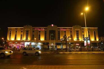 هتل Ramada By Wyndham Dammam Khaleej Road