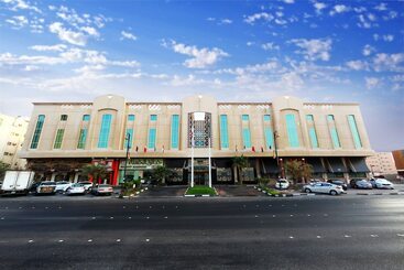 هتل Ramada By Wyndham Dammam Khaleej Road