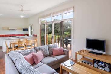 هتل Ramada Resort By Wyndham Phillip Island