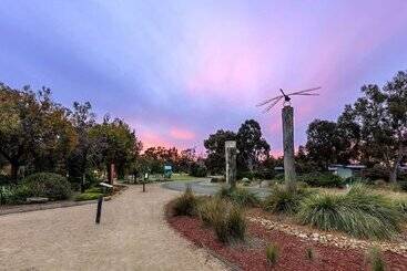 هتل Ramada Resort By Wyndham Phillip Island