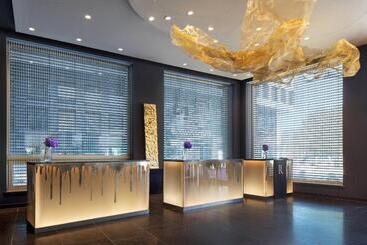 هتل Renaissance Zurich Tower