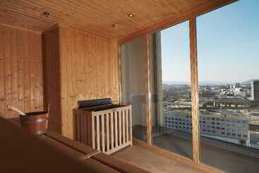 هتل Renaissance Zurich Tower