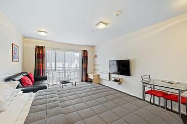 هتل Tussock Peak Lodge