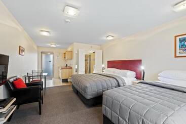 هتل Tussock Peak Lodge