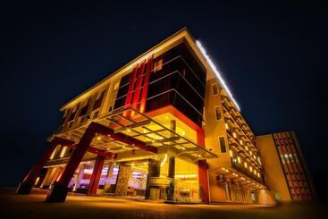 هتل Grand Parama