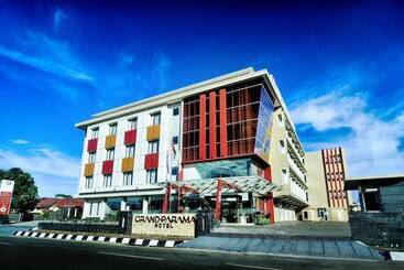 هتل Grand Parama