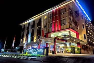 هتل Grand Parama