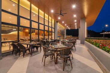 Zenith Hotel Cameron