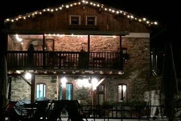 مسافرخانه Osteria B&b Il Barcollo
