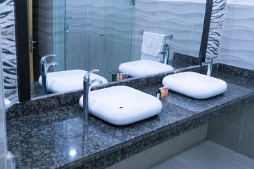 هتل Hôtel Saharatel